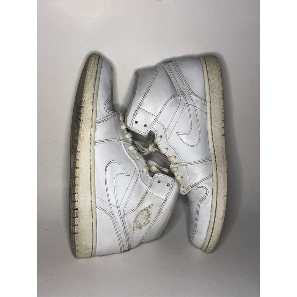 Jordan 1 Mid ‘White’